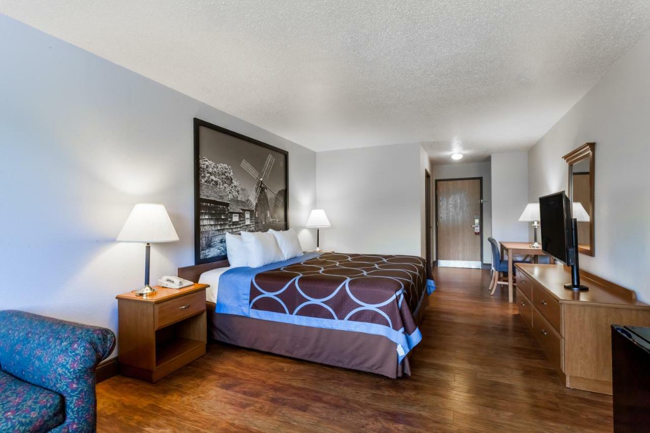Super 8 By Wyndham Cobleskill Ny Екстер'єр фото